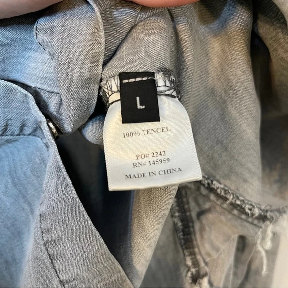 Follow the Sun Distressed Snap Front Tencel Shirt Size Large - Picture 9 of 10